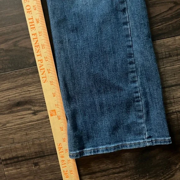 Levis Classic Boot Cut Jeans Women's Size 14 Medium Wash Blue Mid-Rise Stretch - Picture 7 of 9